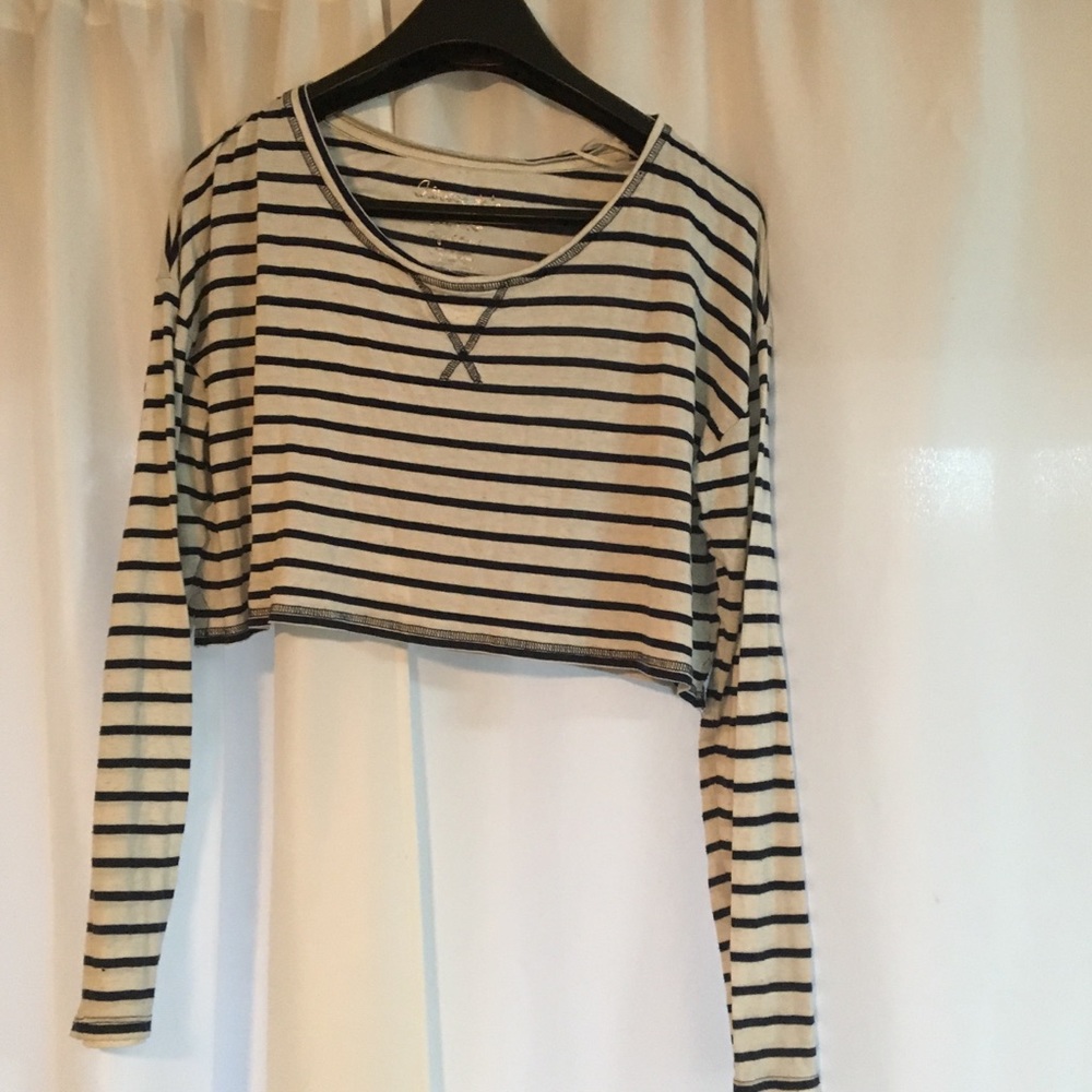 Aeropostale long sleeve crop top.